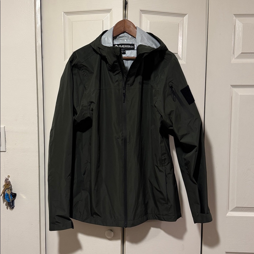 Baerskin rain jacket men’s medium hunter green new nwt